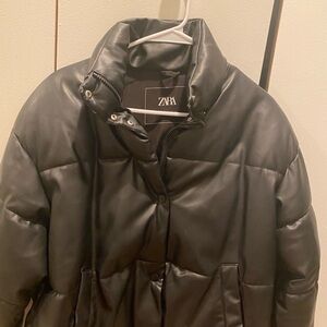 Zara Women's Black Puffer Jacket